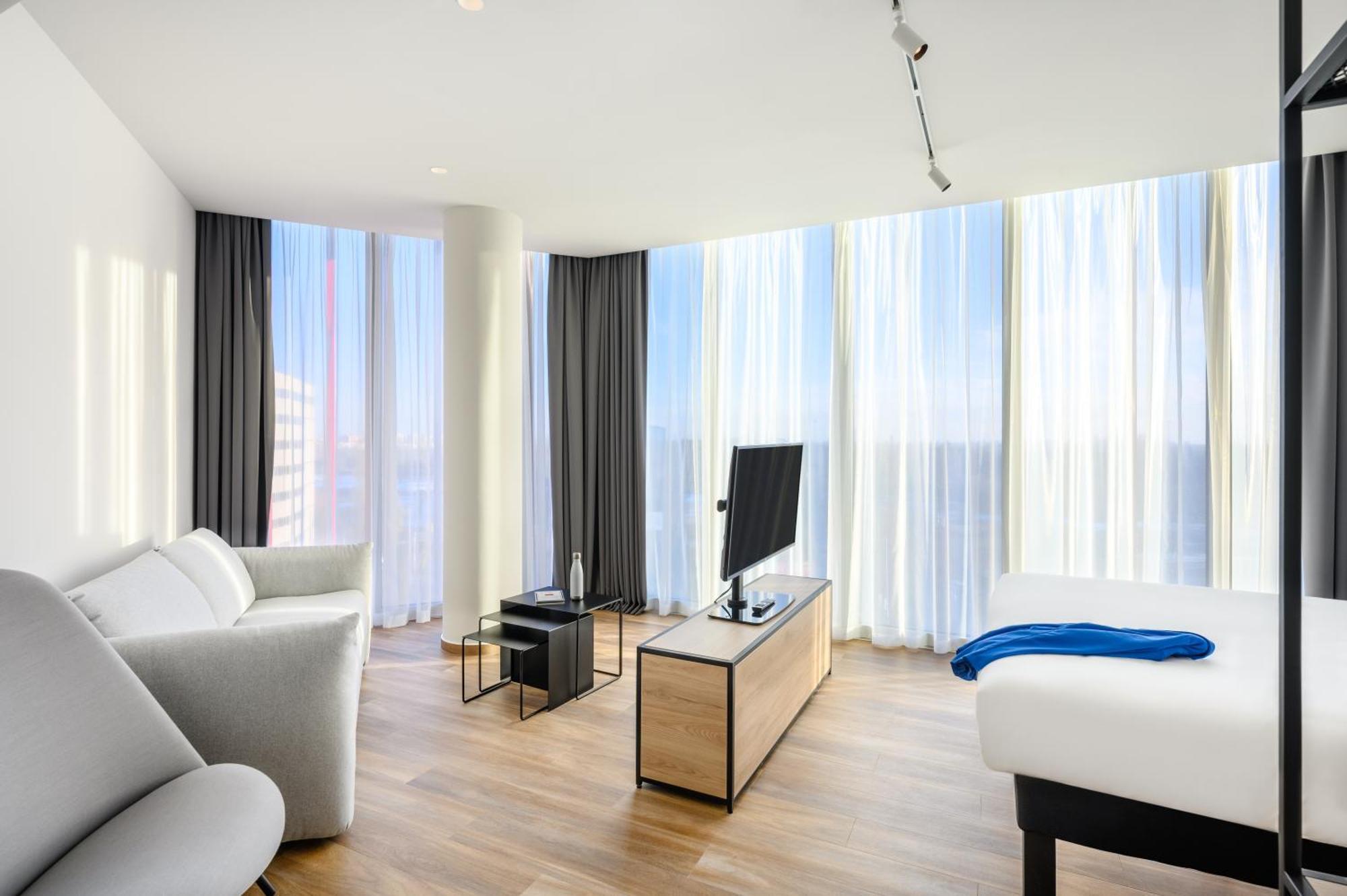 Ibis Stadium 3*